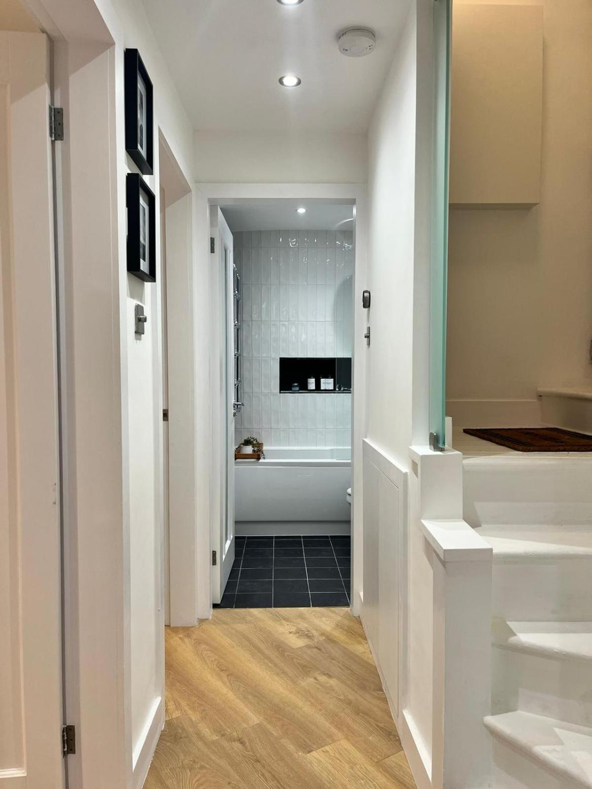 Cozy And Peaceful Apartment With Terrace In Hackney لندن المظهر الخارجي الصورة